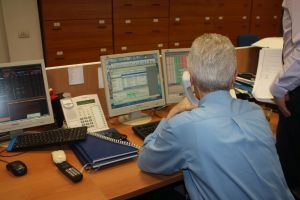 Bursele asiatice au închis în scădere