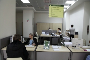 Angajaţii băncilor din ţara noastră sunt supraîncărcaţi şi, adesea, demotivaţi