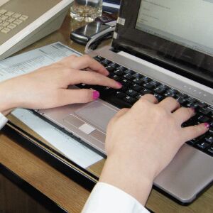 Guvernul a aprobat proiectul de lege privind tele-munca (munca la distanţă)