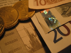 "Morgan Stanley" estimează că euro va ajunge la paritate cu lira sterlină în 2018