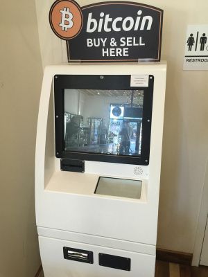 Bitcoin a depăşit nivelul record de patru mii de dolari