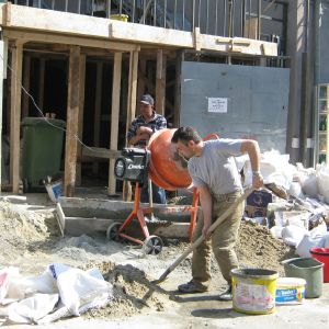 Managerii din industria prelucrătoare, construcţii, comerţ şi servicii estimează o creştere a activităţii