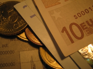 Guvernul a adoptat măsuri noi pentru simplificarea accesului la fondurile europene