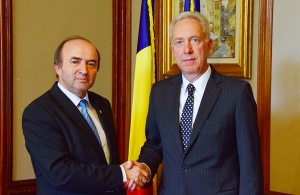 Tudorel Toader si Hans Klemm (Sursa foto: just.ro)