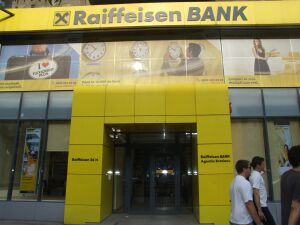 Raiffeisen Bank a lansat aplicaţia online pentru un card de credit