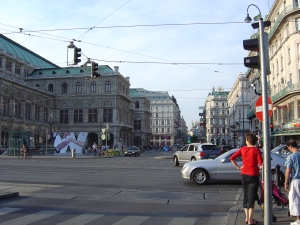 MAE: Cinci cetăţeni români morţi şi trei răniţi, într-un accident produs în apropiere de Viena