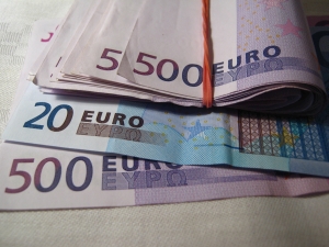 Deficitul balanţei comerciale a României a crescut cu 1,7 miliarde de euro 