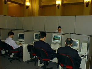 Patru indici asiatici erau în scădere