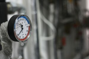 "Preţul gazelor pentru consumatorii casnici va creşte cu 6%, de la 1 octombrie"