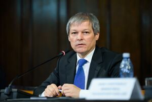 "Îndrăznesc să cred că românii nu-şi lasă demnitatea făcută pulberi pentru o mărire de salariu promisă"