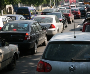 Traficul rutier pe Transfăgărăşan, între Bâlea Lac şi Bâlea Cascadă, se desfăşoară cu dificultate