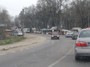 Drumarii au intervenit cu 26 de utilaje pentru curăţarea a şase drumuri naţionale