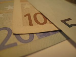 Trei din patru români aşteaptă o pensie de peste 500 euro, în momentul retragerii din viaţa activă