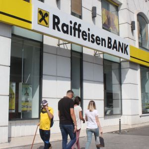 ANPC a semnat Ordinul de încetare a practicilor abuzive în cazul Raiffeisen Bank