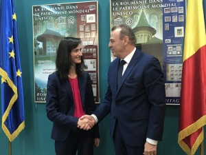 Mariya Gabriel (stânga) şi Lucian Şova (dreapta)