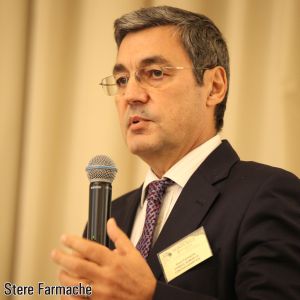 "Drumul la bancă este mult mai bătătorit decât cel către piaţa de capital"