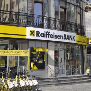 Posibil ca oamenii să întoarcă banii la Raiffeisen, dacă instanţa va anula Ordinul după aplicarea lui