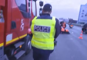 Poliţist francez (Sursa foto: Captură youtube)