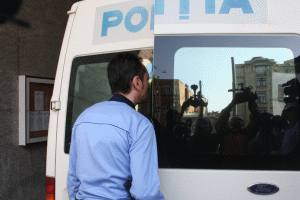 Poliţiştii au depistat 681 de persoane şi 100 de autovehicule semnalate în SIS