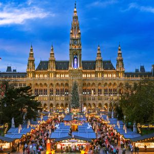 Turiştii români aleg târgurile de Crăciun din oraşele europene, pentru 1 decembrie