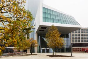 "Băncile centrale analizează opţiunea reglementării monedelor virtuale"
