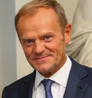Comentariu foto: Donald Tusk (Sursa foto: Wikipedia)
