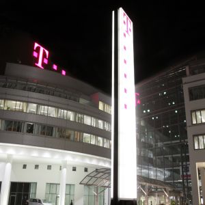 Angajaţii Telekom de la noi vor să protesteze în faţa sediului din Germania