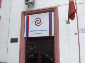 "Hidroelectrica" şi "Fondul Proprietatea" ameninţă că se vor da reciproc în judecată