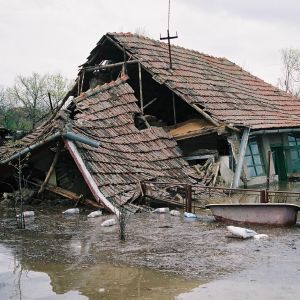 Munich Re: Catastrofele naturale i-au costat pe asigurători o sumă record de 135 miliarde euro în 2017