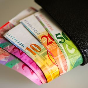 OTP Bank câştigă într-un proces colectiv pe îngheţarea CHF