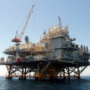 Guvernul vrea să ofere o scutire de impozit pentru operaţiunile petroliere offshore