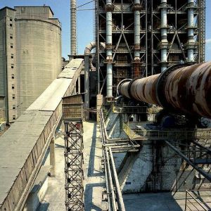 CRH Ciment şi Comnord, amendate cu peste 3 milioane lei de Consiliul Concurenţei