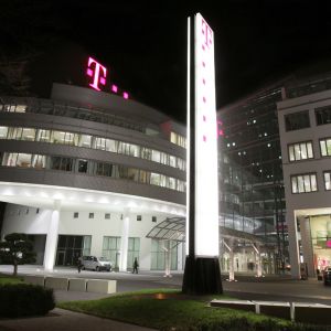 Le Monde: "Orange a negociat, anul trecut, o fuziune cu Deutsche Telekom"