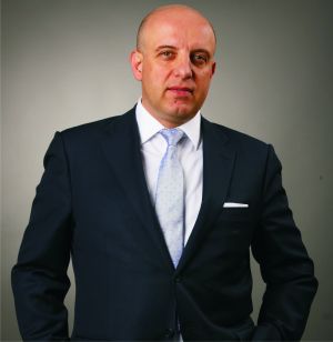 Claudiu Doroş: "Ne dorim noi listări şi noi sectoare reprezentate la BVB, ceea ce ar asigura posibilităţi sporite de diversificare a portofoliului de active, cu implicaţii pozitive semnificative în ce priveşte calitatea acestuia, randamentele aşteptate şi managementul riscurilor asociate fiecărei clase de active".