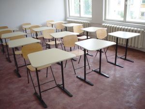 Schimbări din ciclul "fă-te că lucrezi"
