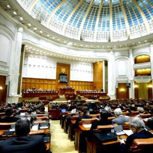 Senatorii au votat ca operaţiunile petroliere offshore să fie scutite de supraimpozit