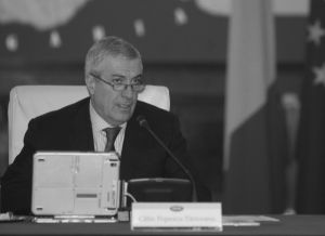  Călin Popescu Tăriceanu, este aşteptat pentru audieri în Comisia de control al SRI din Parlament