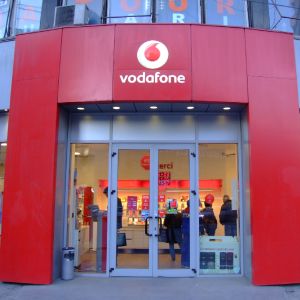 Vodafone România anunţă că a semnat un acord pentru achiziţia Evotracking