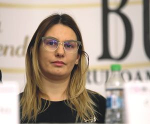 Cristina Ienciu: "Cred că avem nevoie de o economie sănătoasă, cred că avem nevoie să participăm cu toţii, într-un mod activ, la redresarea economiei noas­tre".