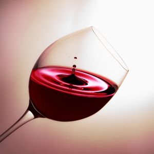 Peste 300 de eşantioane de vin au fost verificate în laboratoarele de spcialitate