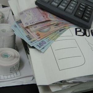 ANRE, ANRM şi ACROPO, interpelate cu privire la bugetele de salarii