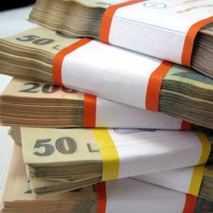 "Creşterea ROBOR - mai devastatoare decât aprecierea CHF"