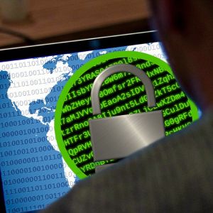 Hackerii au sifonat 15 milioane de dolari din cinci companii 