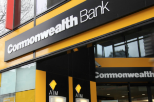 Commonwealth Bank va plăti o amendă record
