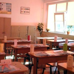 Profesori plătiţi din fonduri UE pentru a preda şi în mediul rural