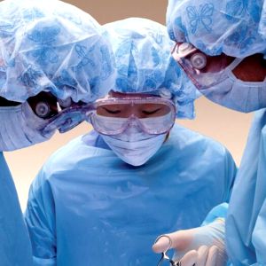 "Johnson & Johnson" a primit o ofertă pentru operaţiunile sale de sterilizare medicală