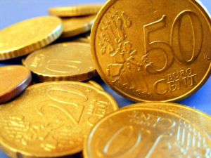 Euro, în cel mai important declin săptămânal din ultimele 19 luni