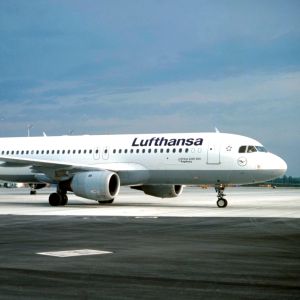 Lufthansa analizează preluarea operatorului aerian Norwegian Air