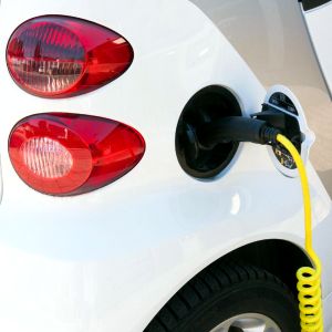 Bonusuri pentru şoferii care folosesc maşini electrice