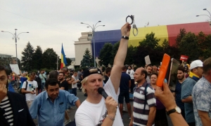 Protestul din Piaţa Victoriei s-a încheiat fără incidente